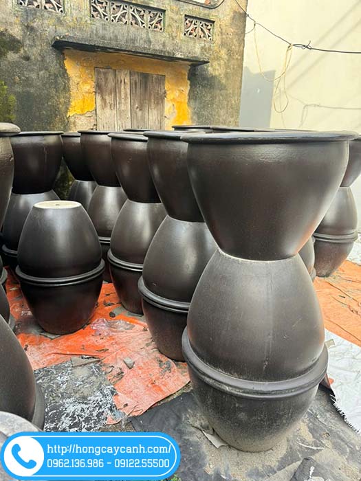 Chậu tròn nâu sơn mịn màng